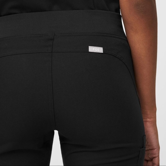 EUC Women’s Black Figs Technical Kade Cargo Scrub Pants. Sz XXL! - Picture 5 of 13